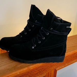 HiberTech Bearpaw black womens boots